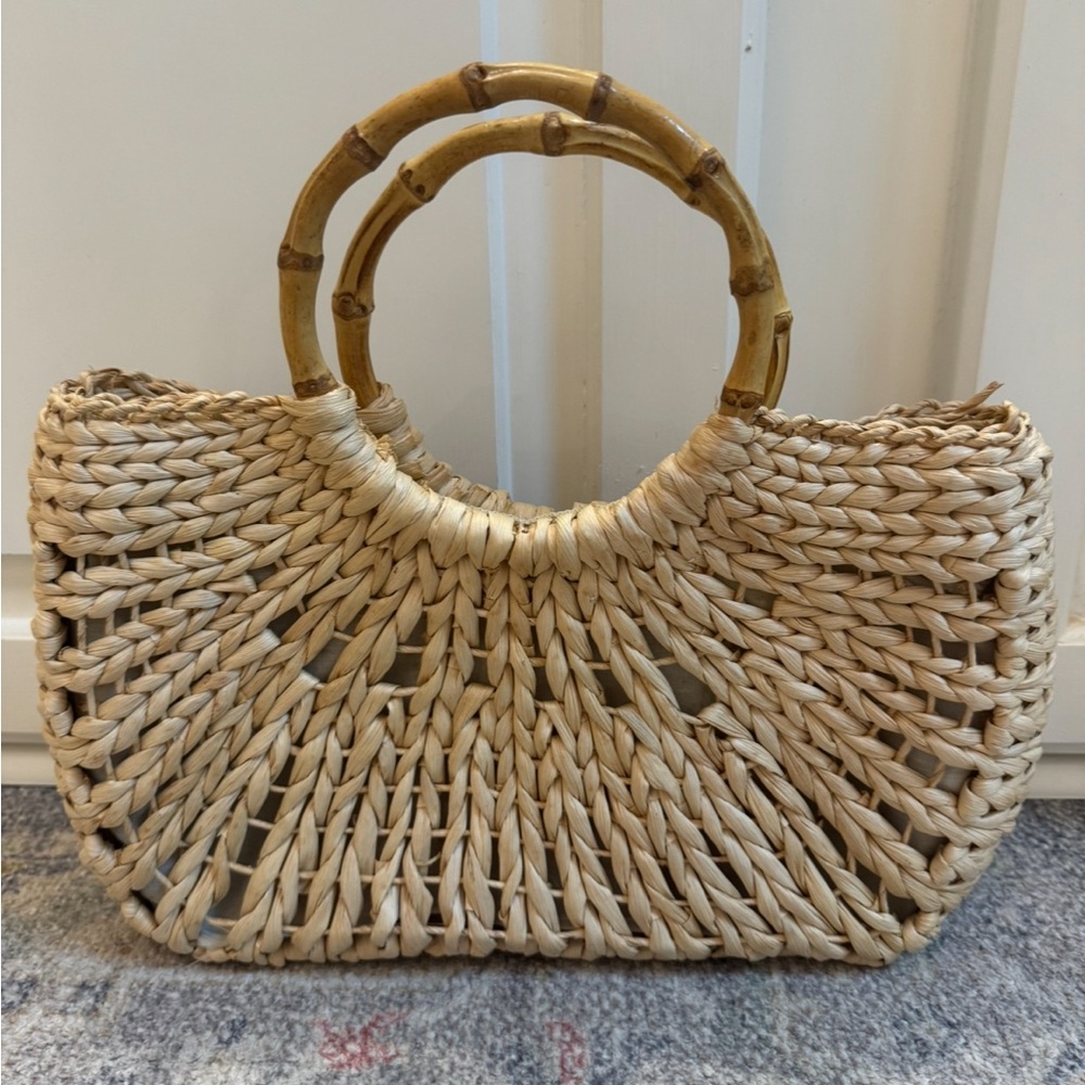 Straw purse with bamboo handles